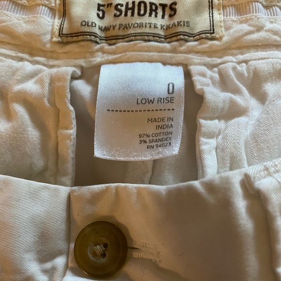 Old Navy Favorite Khakis Shorts - Picture 3 of 3